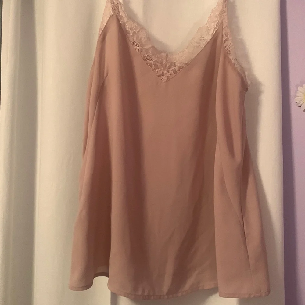 Dynamite lace tank - Picture 1 of 5